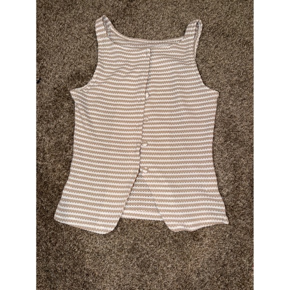 Tops - Tan and White Striped Sleeveless Button Front Knit Tank Top Medium (596)